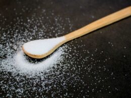 Common low-calorie sweetener may be riskier for the heart than sugar, study suggests