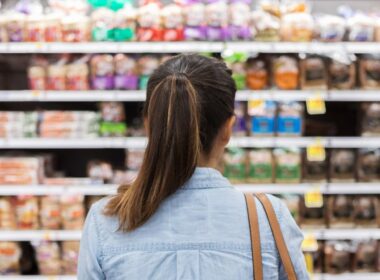 FDA’s ‘hands-off approach’ to additives may allow unsafe ingredients in food, experts suggest