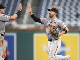 Clutch Conforto leads Giants in finale extended by rain delaysClutch Conforto leads Giants in finale extended by rain delays