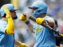 Brewers’ bats keep rolling as Civale deals, momentum growsBrewers’ bats keep rolling as Civale deals, momentum grows