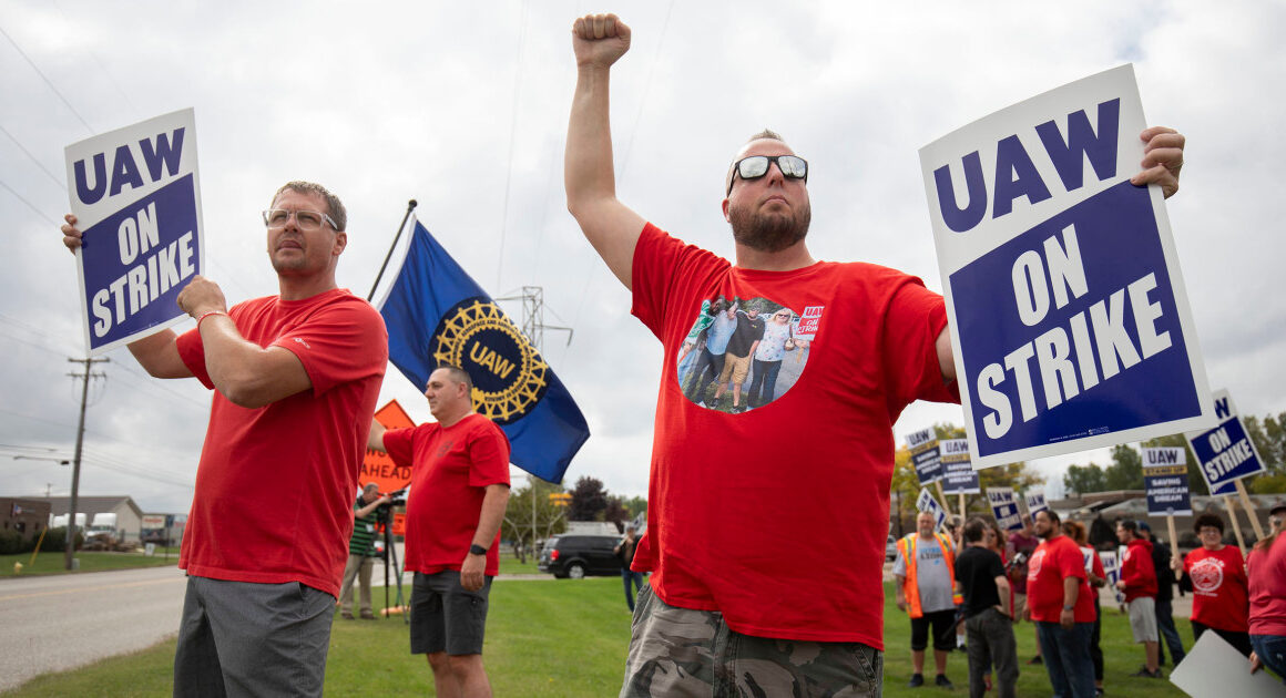 Biden’s White House has tried to boost unions. The election could change that.