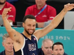 Steph Curry electrifies Team USA in 4th quarter on way to gold medal win at Paris Olympics