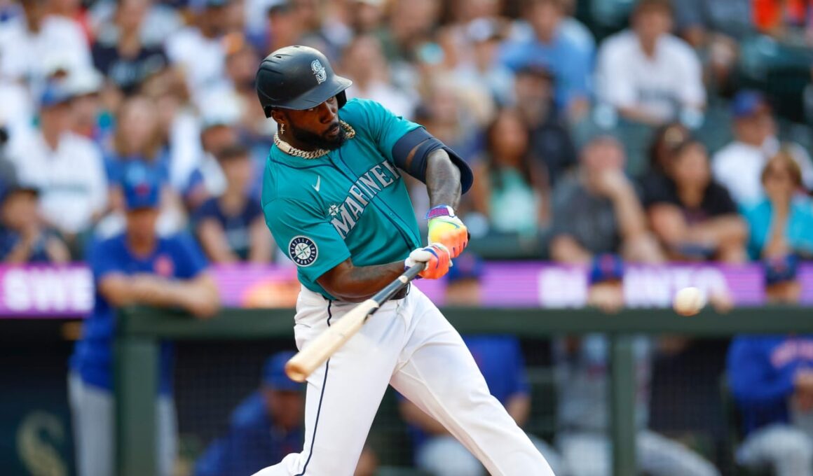 Mariners’ arms, gloves, bats sync up in amazing inningMariners’ arms, gloves, bats sync up in amazing inning