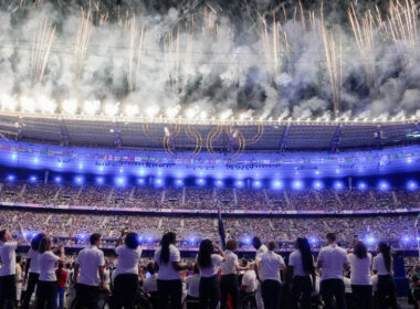 Paris, Uncharacteristically Giddy, Bids Au Revoir to the Olympics