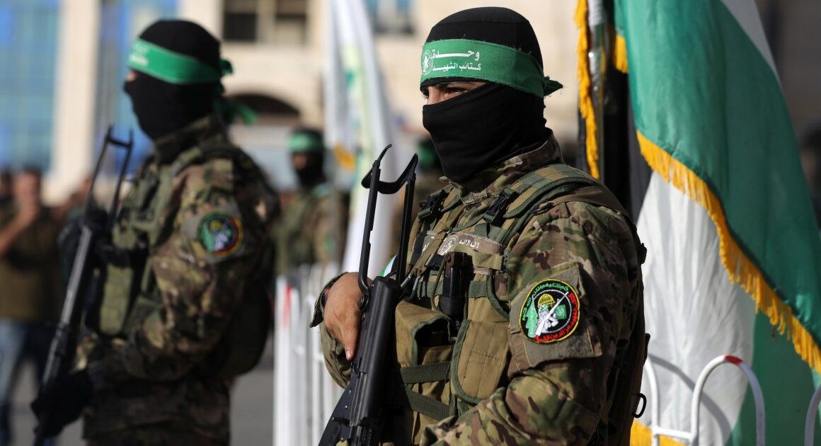 One Israeli hostage killed and 2 injured in Gaza by al-Qassam Brigades soldiers, Hamas says