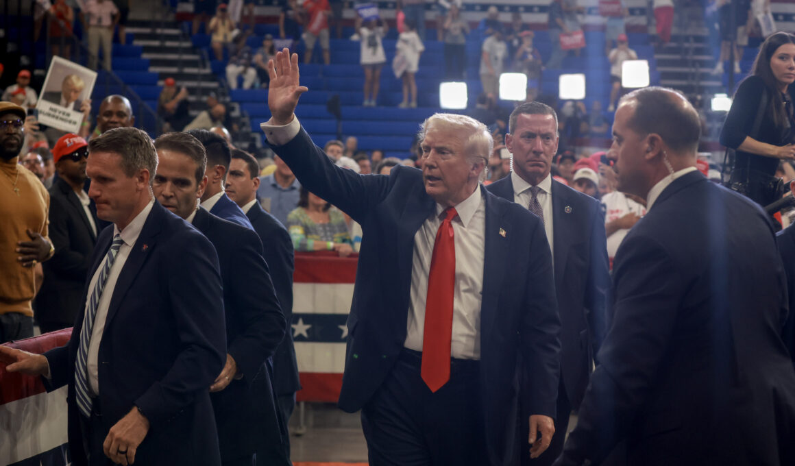 Trump Campaign Forced to Pay North Carolina City $82k in Advance for Rally