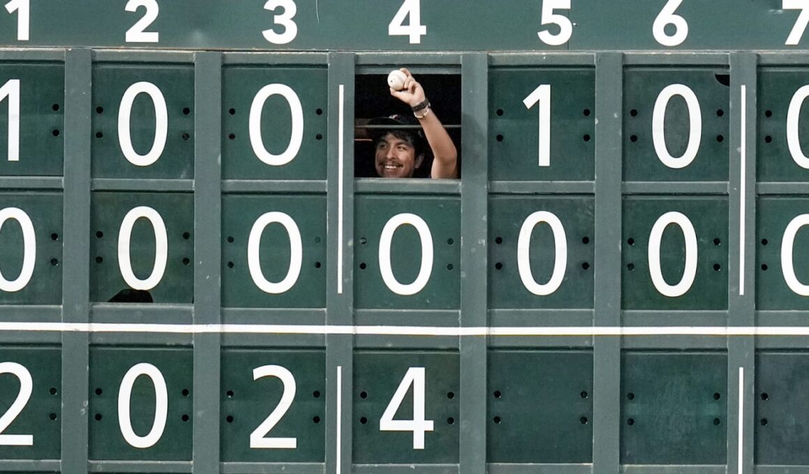 Altuve knocks out Yankees … on scoreboard with line-drive doubleAltuve knocks out Yankees … on scoreboard with line-drive double