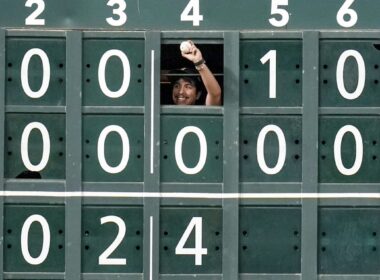 Altuve knocks out Yankees … on scoreboard with line-drive doubleAltuve knocks out Yankees … on scoreboard with line-drive double