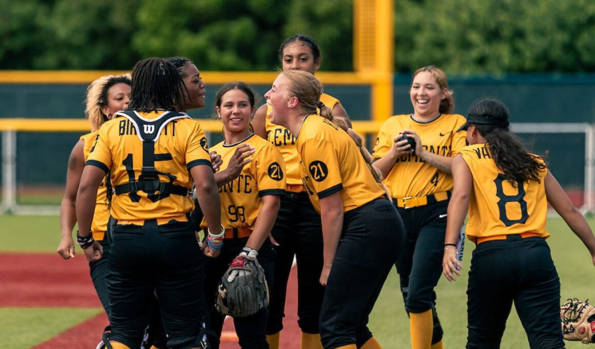 ‘We’ve got it in us’: Roberto Clemente RBI club makes history, advances to championship game’We’ve got it in us’: Roberto Clemente RBI club makes history, advances to championship game