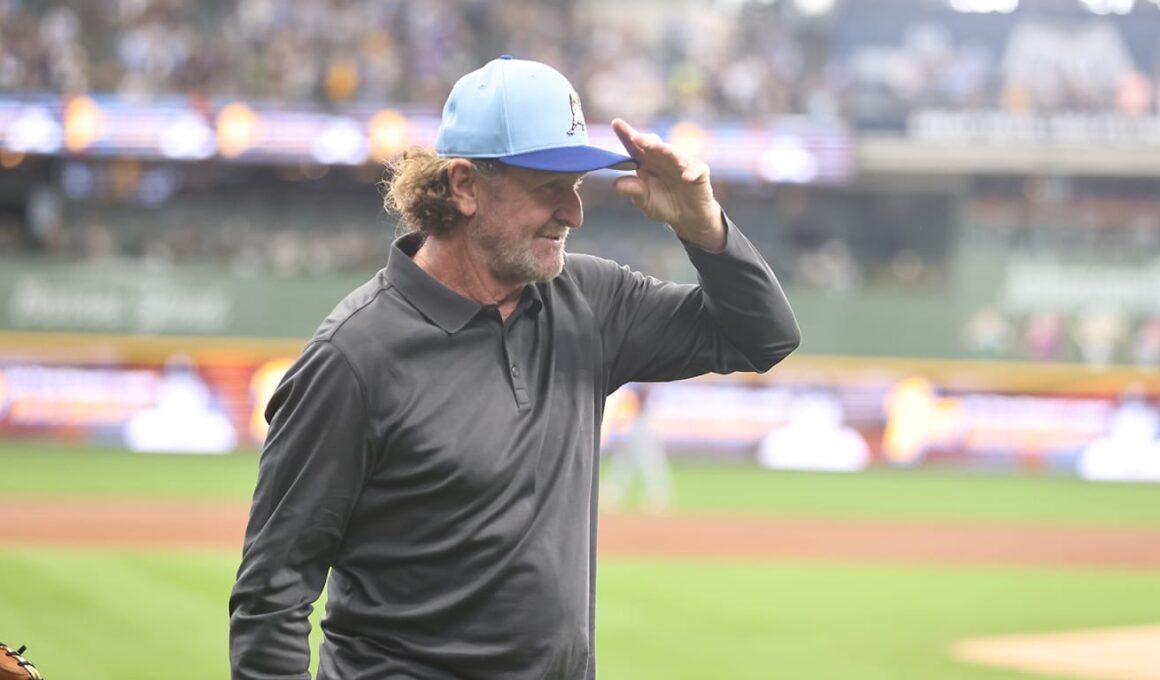 Yount honored 50 years after debut MLB seasonYount honored 50 years after debut MLB season