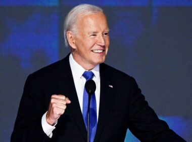 Biden delivers an ode to Harris in Democratic convention swan song