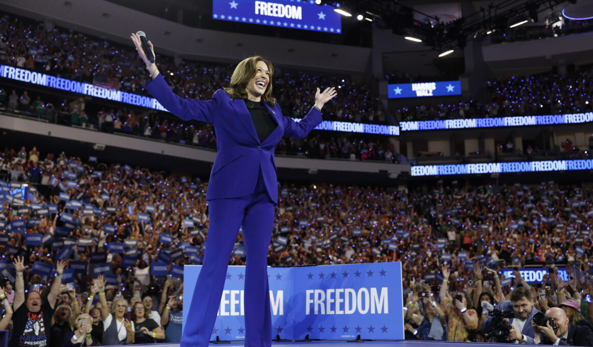 Kamala Harris Milwaukee Rally Crowd Size Compared to the RNC in Photos